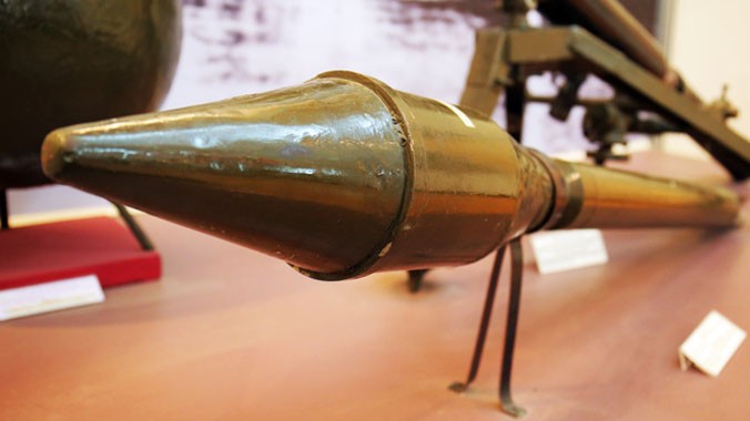 Đạn SKZ 81 mm do quân giới Việt Nam sản xuất trong kháng chiến chống Mỹ. Loại đạn này đi kèm súng SKZ là vũ khí hạng nặng dùng để bắn vào những pháo đài kiên cố của địch, đầu đạn xuyên thủng bê tông dầy. Vũ khí do Giáo sư Trần Đại Nghĩa cùng các đồng nghi