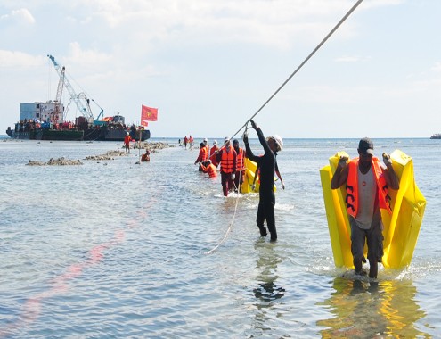 Cáp ngầm xuyên biển kéo điện lưới quốc gia về huyện đảo Lý Sơn hoàn thành hồi tháng 8. Ảnh: Trí Tín.