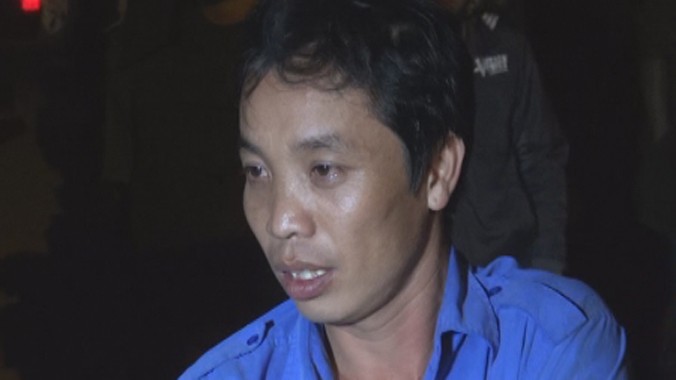Tài xế Nguyễn Hữu Điền bị cơ quan chức năng ngăn chặn hành vi vượt trạm cân.