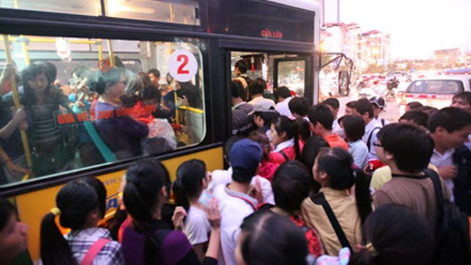 Dự kiến các trục đường 1, 6 và 32 sẽ được bố trí xe buýt dành riêng cho phụ nữ và trẻ em.