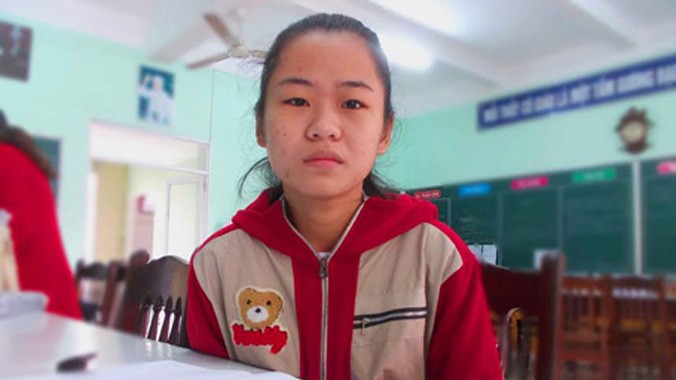 Vắng cha, mất mẹ, em Lê Thị Hồng Lê gắng gượng vượt qua nỗi đau, nỗ lực trong học tập.