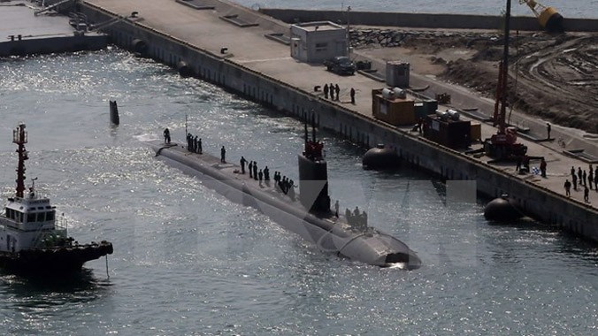 àu ngầm chạy năng lượng hạt nhân USS Cheyenne tại căn cứ quân sự Hải quân Hàn Quốc. Nguồn: Yonhap/TTXVN.