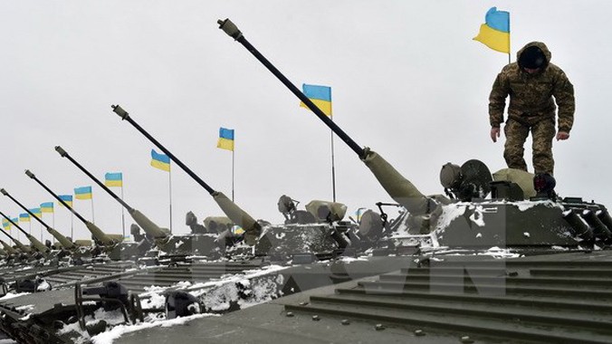 Xe quân sự mới được bàn giao cho các lực lượng Ukraine. Nguồn: AFP/TTXVN.
