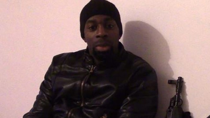 Cảnh sát cho rằng một nghi phạm thứ 4, đồng phạm với Amedy Coulibaly (ảnh), đã trực tiếp gây ra các vụ tấn công tại Paris. Ảnh: Mirror.