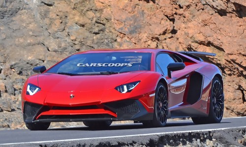 Lamborghini Aventador xuất hiện đầy đủ.