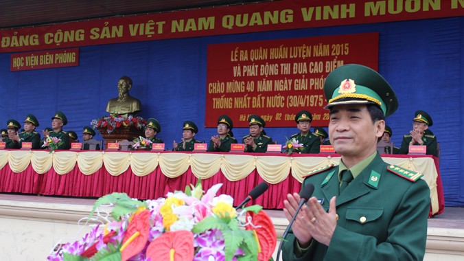 Đại tá Đinh Trọng Ngọc, Chính ủy HVBP phát biểu tại Lễ ra quân huấn luyện và phát động thi đua.
