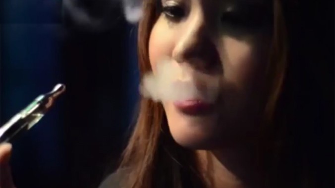 Ẩn họa đằng sau 'cơn lốc' shisha điện tử