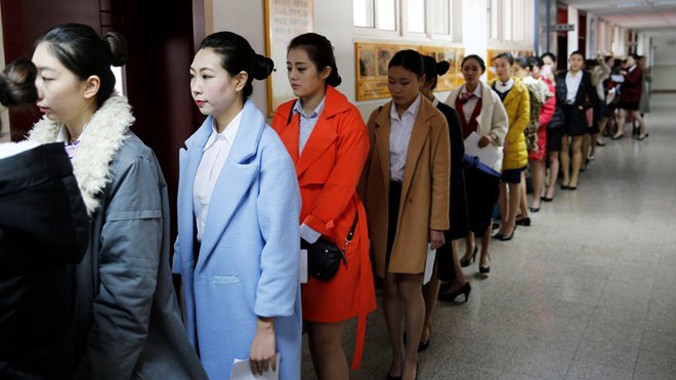 Người đẹp Trung Quốc háo hức thi tuyển tiếp viên hàng không