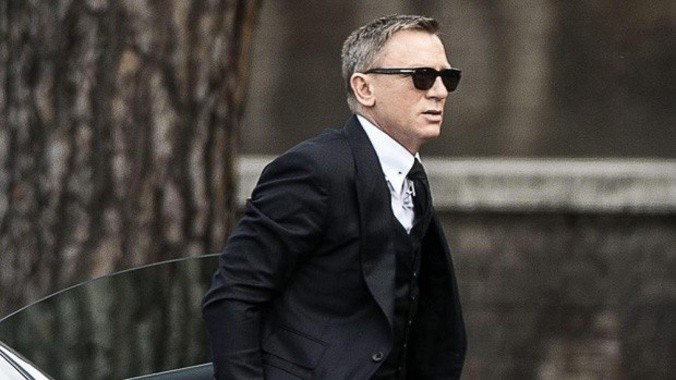 Tài tử Daniel Craig tiếp tục thủ vai điệp viên James Bond trong phim Spectre. Ảnh: EPA.