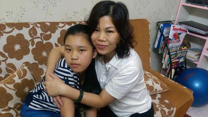 Chị Ninh bên con gái Phương Minh.