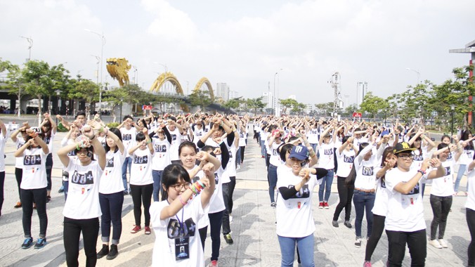 2000 bạn trẻ Đà Nẵng sôi nổi hưởng ứng Giờ Trái đất