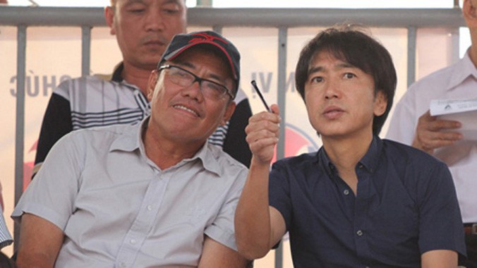Ông Dương Vũ Lâm (trái) cho rằng HLV Miura đã giúp Công Phượng thay đổi tư duy chơi bóng. Ảnh: Trọng Vũ.