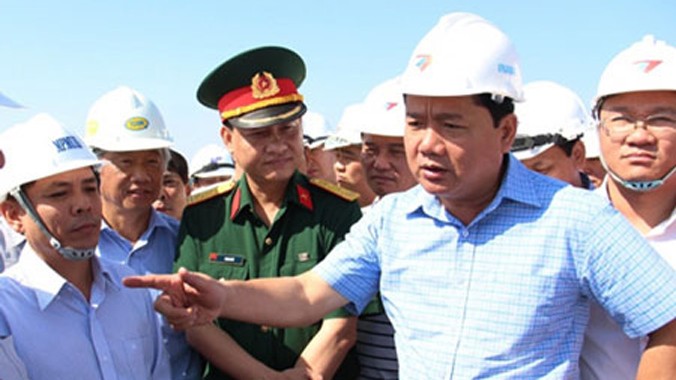 Bộ trưởng Đinh La Thăng sẽ quyết định thời điểm sửa sân bay Tân Sơn Nhất.