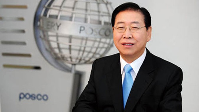 Ông Chung Joon-yang, cựu Chủ tịch POSCO cùng một số lãnh đạo khác của công ty này bị các nhà chức trách Hàn Quốc cấm xuất cảnh để phục vụ điều tra.