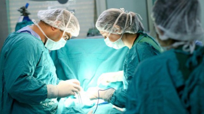 Phẫu thuật “vùng kín” phải được thực hiện tại các trung tâm y tế uy tín.