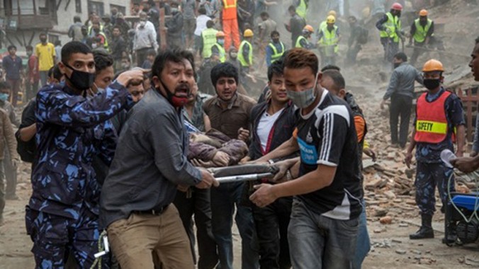 Không khí hoảng loạn và sợ hãi tột độ đang bao trùm thủ đô Kathmandu của Nepal. Ảnh: CNN.
