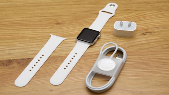 Apple Watch Sport là phiên bản rẻ nhất với chất liệu vỏ bằng nhôm. 