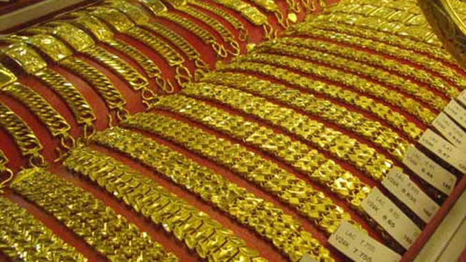 Vàng trong nước giảm chậm, 'vênh' giá thế giới 4,2 triệu đồng