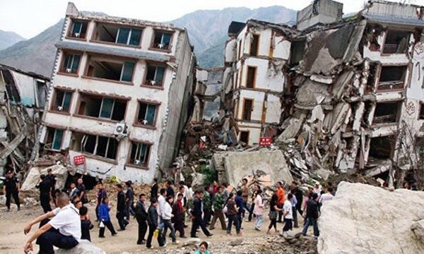 Sức tàn phá kinh hoàng của cơn động đất khiến nhà cửa ở Nepal đổ sụp.