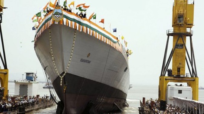 Tàu khu trục Vishakhapatnam được hạ thủy. 