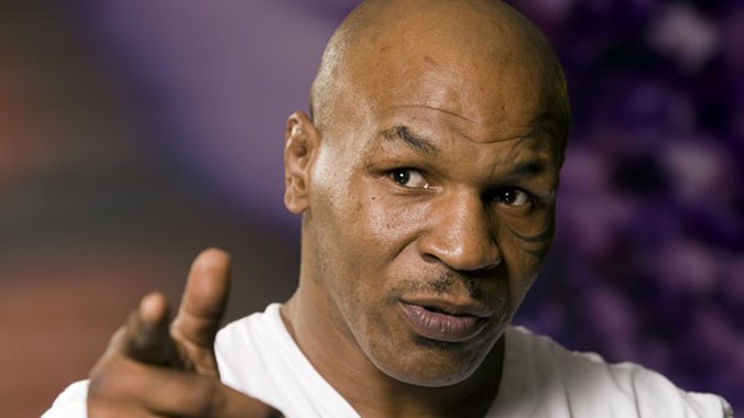 Huyền thoại Mike Tyson không đánh giá cao "cuộc chiến thế kỷ" hạng bán trung. Ảnh: Playbuzz.