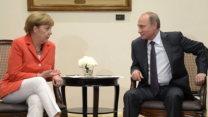 Ông Putin bàn gì với bà Merkel sau Ngày Chiến thắng?