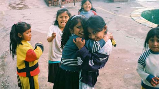 Trẻ em bên trong San Pedro.