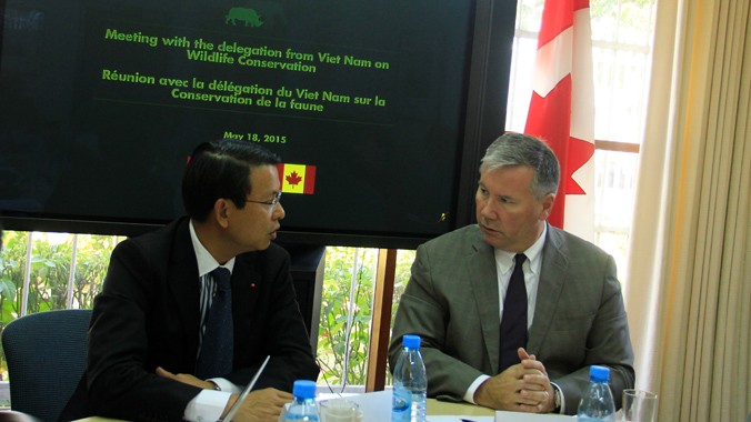Đại sứ Việt Nam Nguyễn Văn Trung và Cao ủy Canada. Ảnh: WCS.