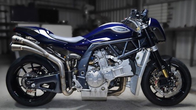 PGM V8 sở hữu thiết kế naked bike/streetfighter điển hình.