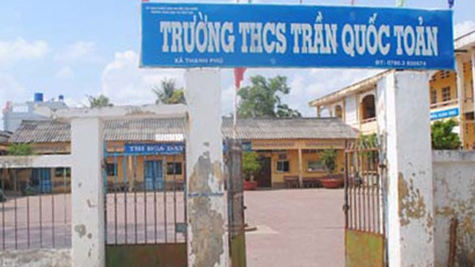 Trường THCS Trần Quốc Toản bị buộc trả lại tiền mua đồng phục cho học sinh. Ảnh: Phúc Hưng/ VnExpress