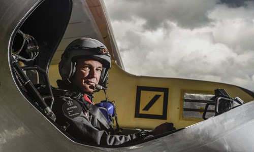 Phi công Solar Impulse 2 kiêm bác sĩ tâm lý Bertrand Piccard sẽ tự thôi miên để giữ tỉnh táo. Ảnh: Esa.