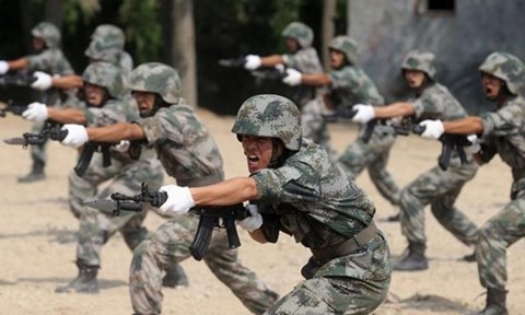 Một đơn vị quân đội Trung Quốc tập trận. Ảnh: RT.