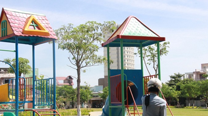 Khu công viên và nhà sinh hoạt Đầm Rong II, nơi đối tượng Hải gây án.