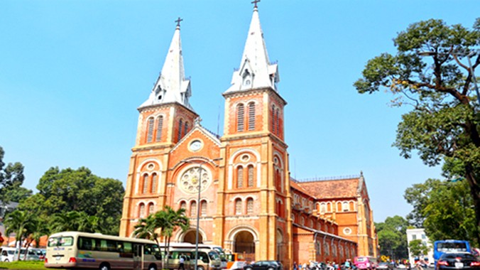 Nhà thờ Đức Bà gần 140 tuổilà một công trình kiến trúc đặc biệt của TP HCM. Ảnh: Hữu Công
