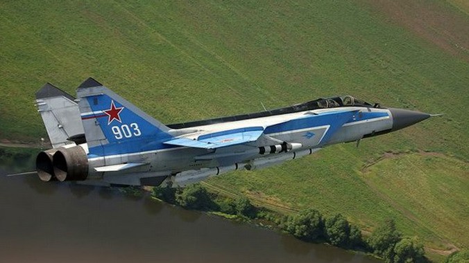 Anh huy động không quân chặn 'siêu chiến đấu cơ' Nga