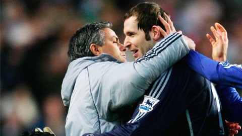 Mourinho luôn coi Cech là một phần quan trọng của Chelsea.