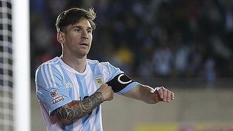 Messi là mục tiêu chỉ trích của tờ Ole.