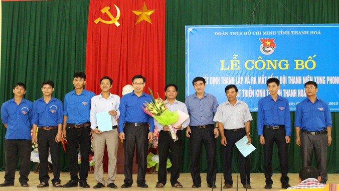 Công bố quyết định thành lập Tổng đội TNXP phát triển kinh tế tỉnh Thanh Hóa. Ảnh: Hoàng Lam.