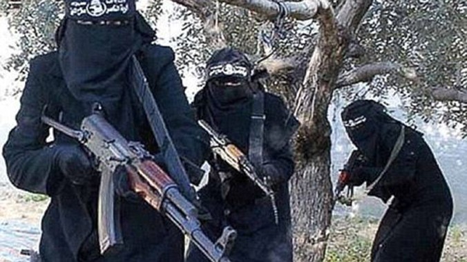 Umm Sayaff tiết lộ về hoạt động của “mạng lưới phụ nữ” tại IS. Ảnh: Dailymail.