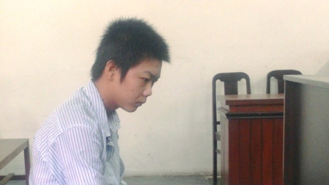 Chuốc rượu “bạn gái nhí” đến say rồi quan hệ tình dục, “yêu râu xanh” Lê Văn Triều bị tuyên 5 năm tù. Ảnh T. Châu.