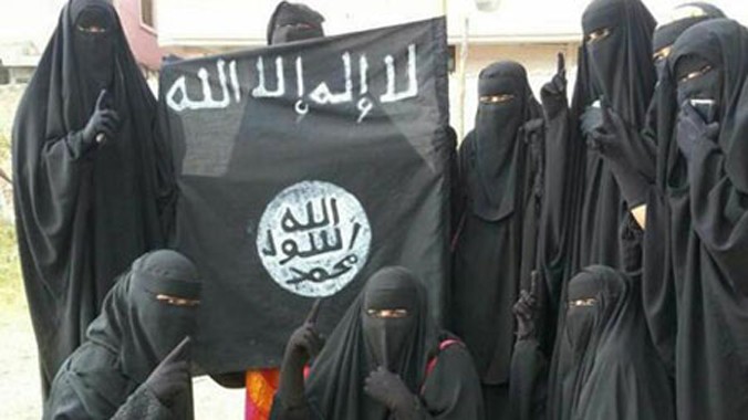 Hình ảnh về biệt đội Al-Khansa của IS.