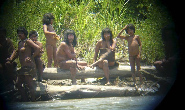 Những cư dân bộ lạc Mashco Piro ở Peru. Nguồn: Reuters.
