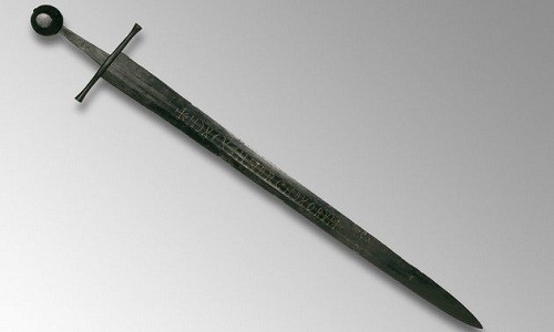 Thanh kiếm thời Trung cổ được tìm thấy trên sông Witham, Lincolnshire, Anh. Ảnh: Bảo tàng Anh.