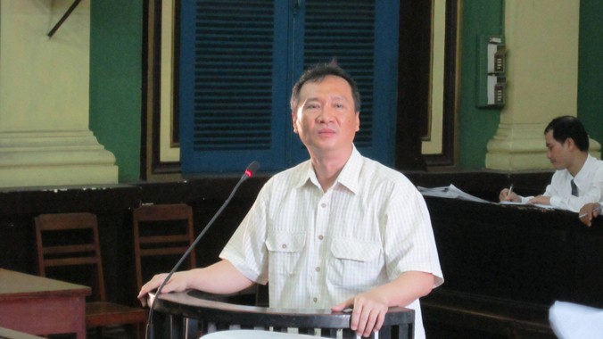Bị cáo Nguyễn Thành Chơn tại phiên tòa. Ảnh T.Châu.