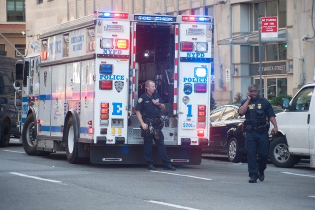 Cảnh sát tại hiện trường vụ tấn công. Ảnh: NYP.