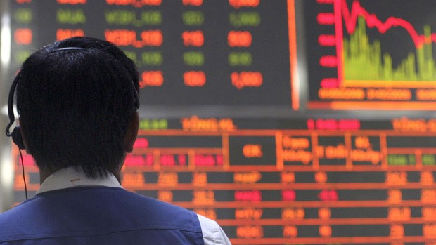 Không chỉ thị trường chứng khoán Việt Nam mà các chỉ số khác trên toàn cầu cũng lao dốc mạnh trước đà bán tháo cổ phiếu. Ảnh: Bloomberg.
