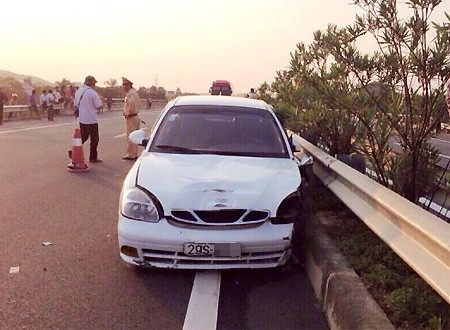 Hiện trường vụ tai nạn trên cao tốc Nội Bài - Lào Cai.
