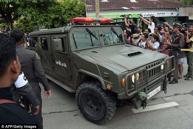 Cảnh sát Thái Lan dùng xe bọc thép bắt giữ nghi phạm đánh bom ở Bangkok. Nguồn: AFP.