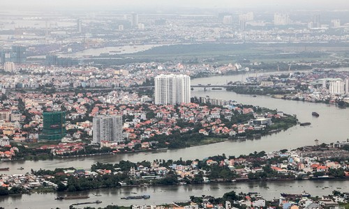 Khu Đông Sài Gòn đang có số lượng bất động sản nhà ở và giá trị vốn hóa chiếm 50% tổng nguồn cung toàn thị trường. Ảnh: Q.H.