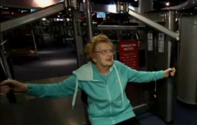 Cụ bà 92 tuổi nghiện tập gym